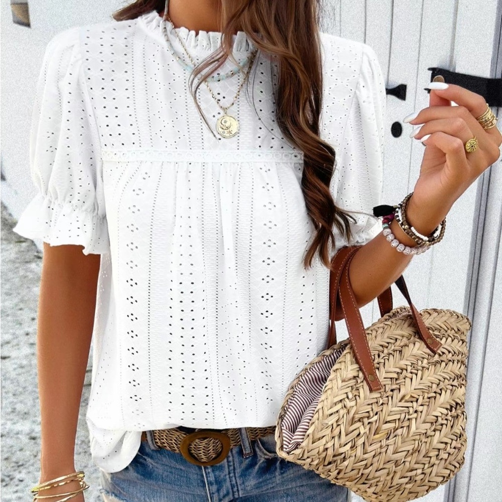 Hollow out ruffle top white size XL